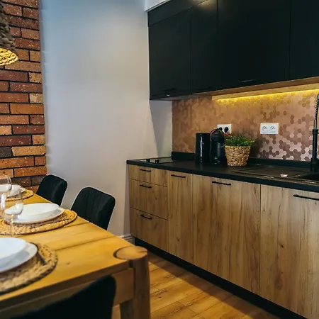 Przytulny Stone Hill Basen Centrum 아파트